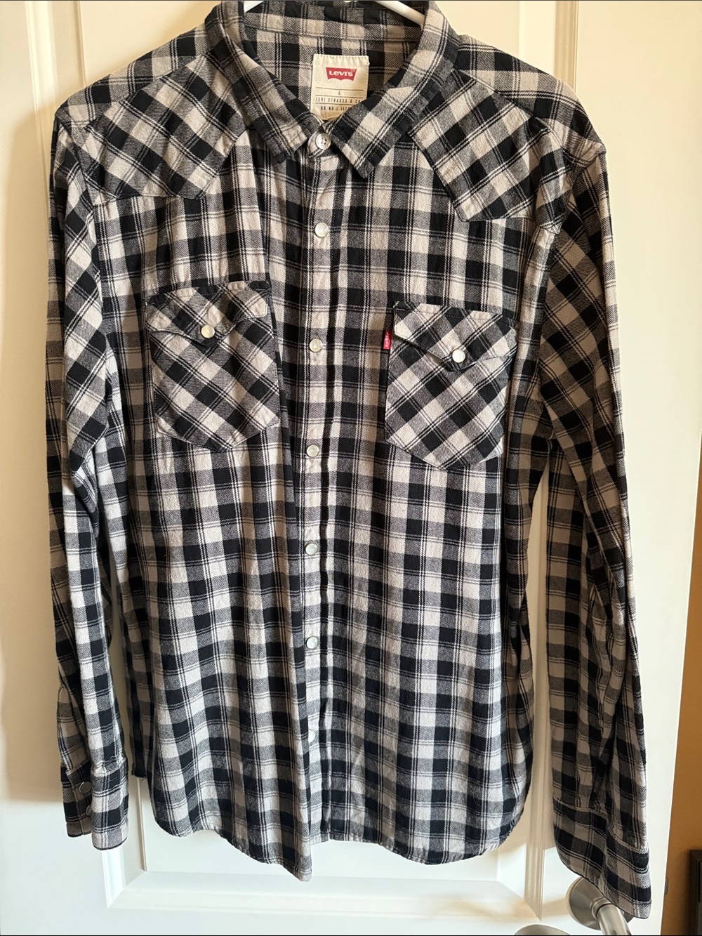 Levi's Men's Black & Gray Plaid Western Button-Down Shirt